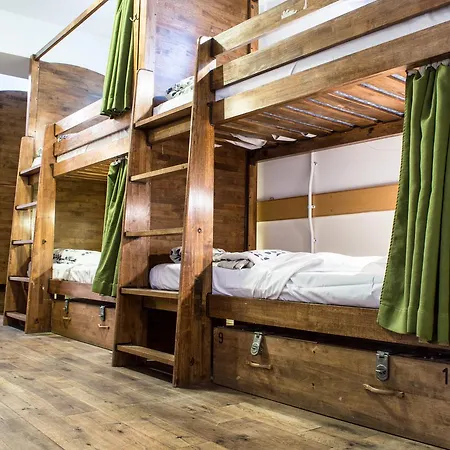 Palmers Lodge Hillspring At Willesden Green-2